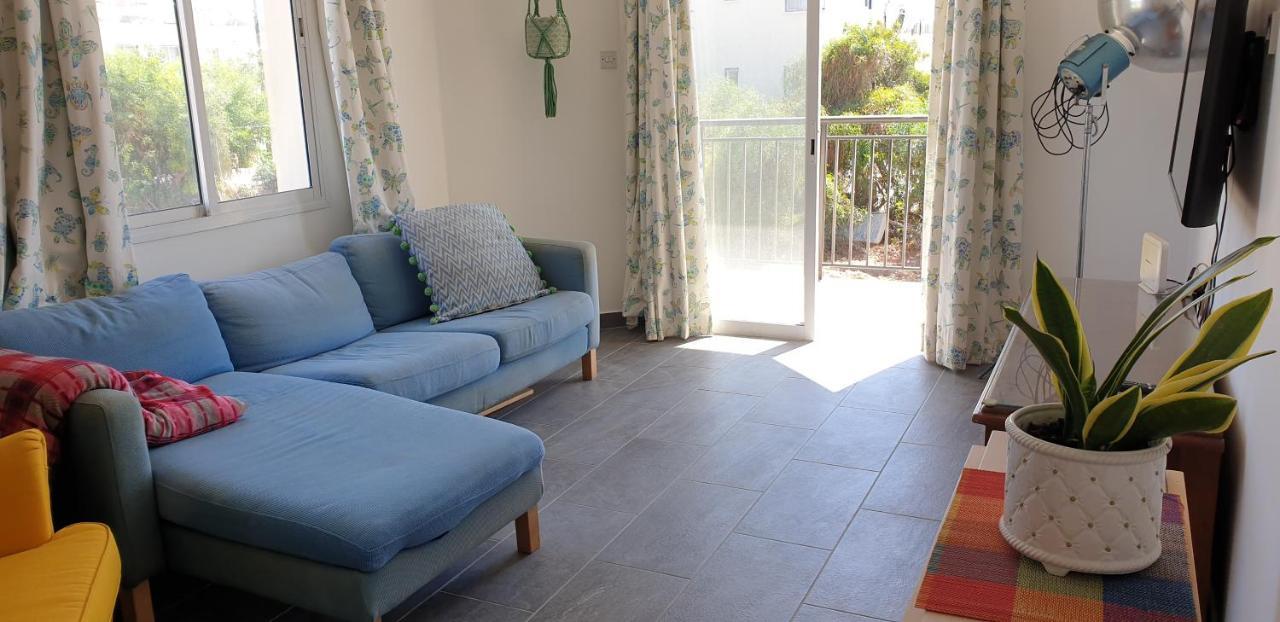 Athena And The Owl Beachside Apt Paphos Esterno foto